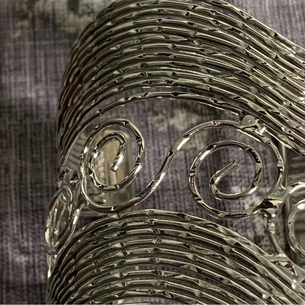 Brand New Metal Waved Cuff Bracelet - Picture 10 of 10